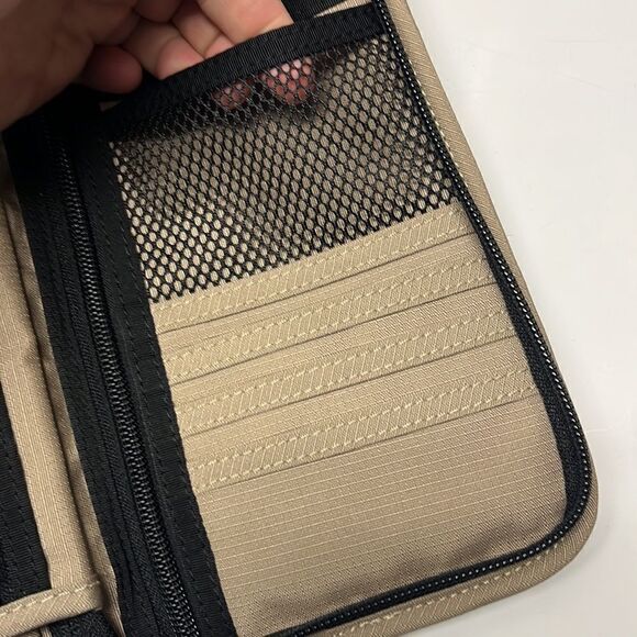 L. L. Bean Tan Unisex Single or Family Passport & Documents Organizer w/Handle - Picture 11 of 16